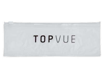 Este estuche transparente con el logo de TopVue es perfecto para viajes, ya que tiene el tamaño perfecto para almacenar 14 lentillas diarias.